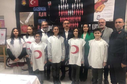 Okuldaki kampanyada iki çocuğa umut olan bağış
