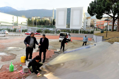 Başkan Yılmaz'dan gençlere skate park