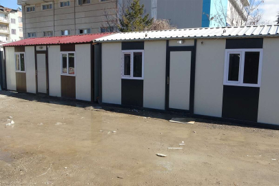 Deprem bölgesinde fiyatları 65 ila 130 bin TL arasında değişen konteyner evler yok satıyor