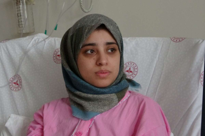 Enkaz altında yağmur suyu bebeğine hayat suyu oldu