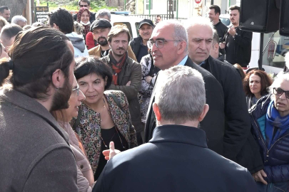 Açlık grevindeki doktora vatandaşlar da destek verdi