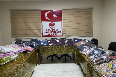 Karacabey’de kadınlar depremzedeler için eşofman ve pijama takımı dikiyor