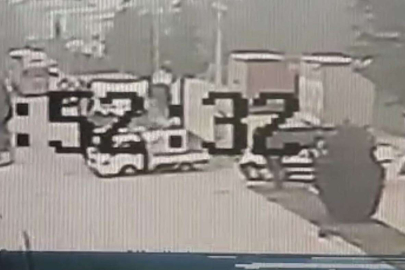 Tır ile kamyonet çarpıştı: 1 ağır yaralı