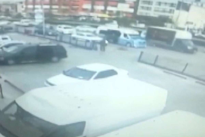 Fırsatçılığın böylesi: Yola gelen alışveriş arabasını yolcu minibüsüne alıp kaçtılar