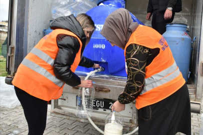 Süt üreticilerinden depremzedelere süt desteği