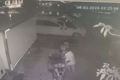 Elektrikli bisikleti elini kolunu sallaya sallaya çaldı