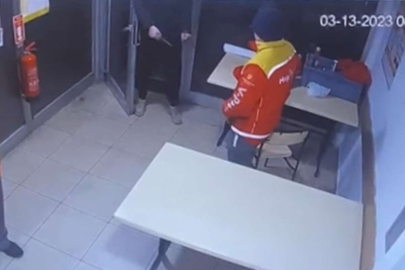 İstanbul'da akaryakıt istasyonunda bıçaklı gasp kamerada