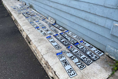 Diyarbakır'da sele kapılan plakalar sahiplerini bekliyor