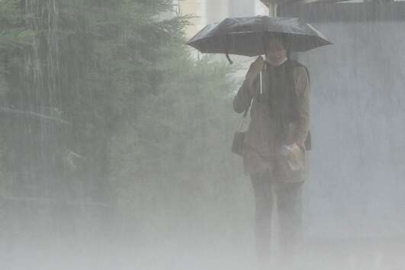 Meteoroloji'den uyarı: Kuvvetli yağış, sel baskını ve fırtına bekleniyor