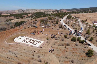 Depremde kız kardeşini ve akrabalarını kaybetti: Onlar için diktiği fidanı gözyaşıyla suladı