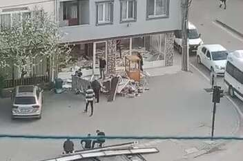 Bursa'da kiracısıyla anlaşamayan mülk sahibi, dükkanı böyle boşalttı