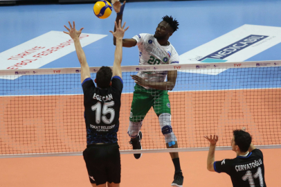 Bursa Büyükşehir Belediyespor sahasında Tokat Belediye Plevne’yi set vermeden geçti