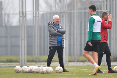 Bursaspor’da Teknik Direktör İsmail Ertekin’le yollar ayrıldı