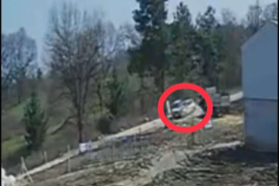 İki otomobil böyle çarpışıp takla attılar