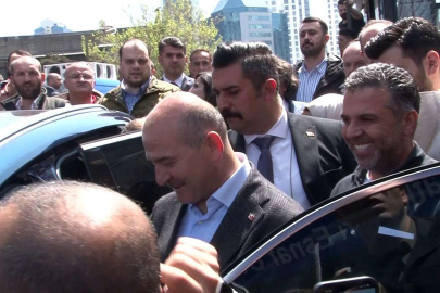 İçişleri Bakanı Soylu, Atatürk Oto Sanayi Sitesi'nde ustalarla Togg'u inceledi