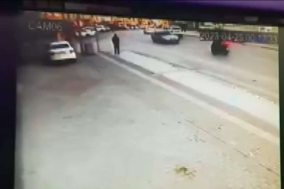 Biri ters şeride girdi, diğeri vurup kaçtı... Hayrete düşüren kaza kamerada