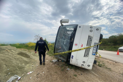 Bursa’da öğrenci servisi ile hafriyat kamyonu çarpıştı: 23 yaralı