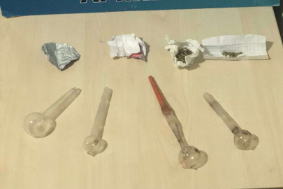 2 hırsızlık zanlısı ve 3 uyuşturucu taciri tutuklandı