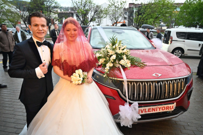 Gelin Togg’a binmiş, ‘ya nasip’ demiş