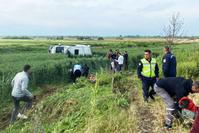 Servis minibüsü devrildi: 8 yaralı