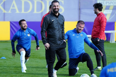 Arda Turan'a "Türk Futboluna Katkı" ödülü