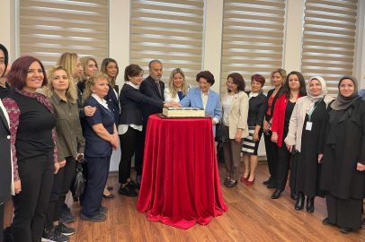 Bursa Büyükşehir'den hemşirelere karanfilli kutlama