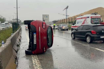 Su birikintisinden ötürü kontrolden çıkan araç takla attı