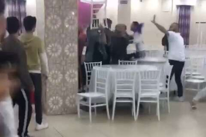 Düğünde meydan kavgası, masa ve sandalyeler havada böyle uçuştu