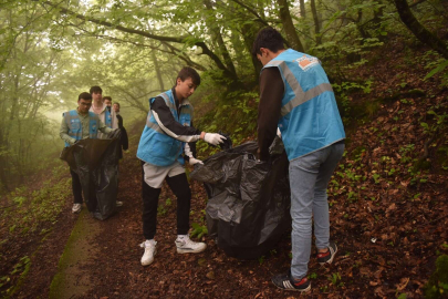 Yıldırım’da gençler doğa için yürüdü
