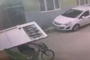 Bisikletli cambaz hırsız kamerada