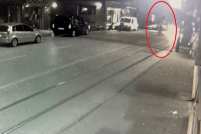 13 günde 2 kaza 2 ölüm...Camiden çıkan adam otomobilin çarpmasıyla hayatını kaybetti