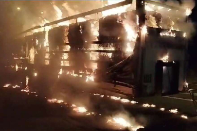 25 ton kağıt balya yüklü tır alev alev yandı