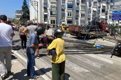 Bursa’da freni patlayan kamyon yaya ve araçları biçti: 2 yaralı
