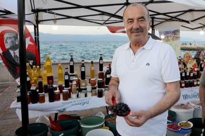 Tirilye zeytin şenliği ile coştu