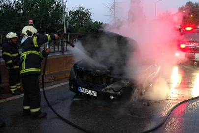Kilometrelerce yol gidip aldığı cip, dönüş yolunda yandı
