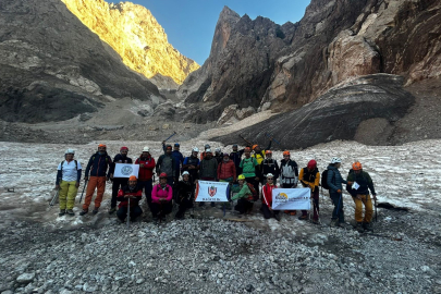 İnegöllü sporcular Cilo Dağı'nda buz tırmanış eğitimine katıldı