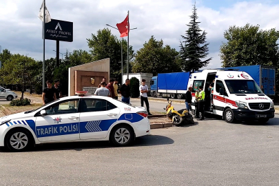 Otomobil ile motosikletin kazası kamerada: 1 yaralı