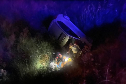 Bursa'da tarlaya uçan otomobilde can pazarı: 1 ölü 2 yaralı