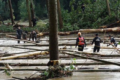 Taşkınlarda mahsur kalan 2 kişi kurtarıldı
