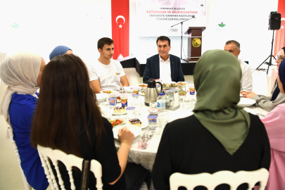 Başkan Dündar, üniversiteyi kazanan öğrencilerle buluştu