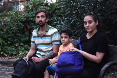 Ev sahibi tarafından evden çıkarıldı, hamile eşi ve çocuğu ile hastane bahçesinde kaldı