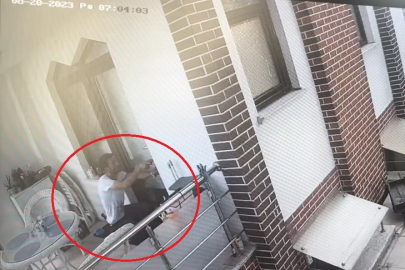 Önce köpekle oynadı, sonra böyle soygun yaptı...Tatilde paraları yerken yakalandı