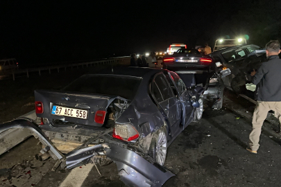 Anadolu Otoyolu’nda zincirleme kazada 11 araç birbirine girdi: 6 yaralı