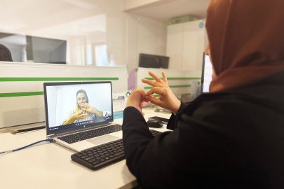 'İşaret Dili Görüşme Hattı' müşterilerin hayatını kolaylaştırıyor