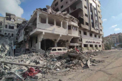 İsrail’in vurduğu Al-Rimal Mahallesi’ndeki yıkım görüntülendi