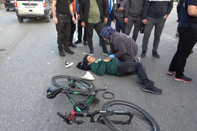 Kaza yerine gelen babayı kazazede oğlu sakinleştirdi