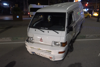 Bursa’da minibüs önce taksiye ardından yayalara çaptı: 4 yaralı