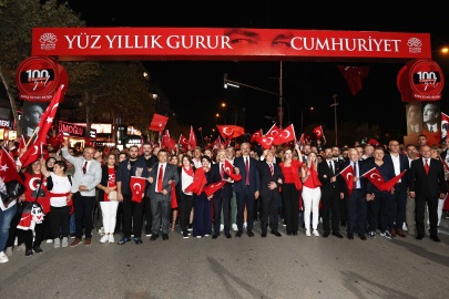 100. yılda binlerce kişi Nilüfer'de yürüdü