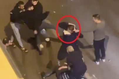 Kavga ettiği kişinin yüzüne uçan tekme attı... O anlar kamerada