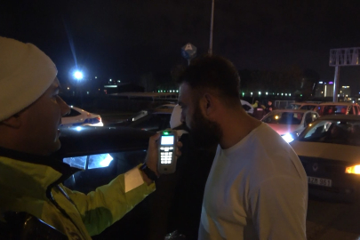 Direksiyonda alkollü yakalandı, pavyona gidemediği için üzüldü